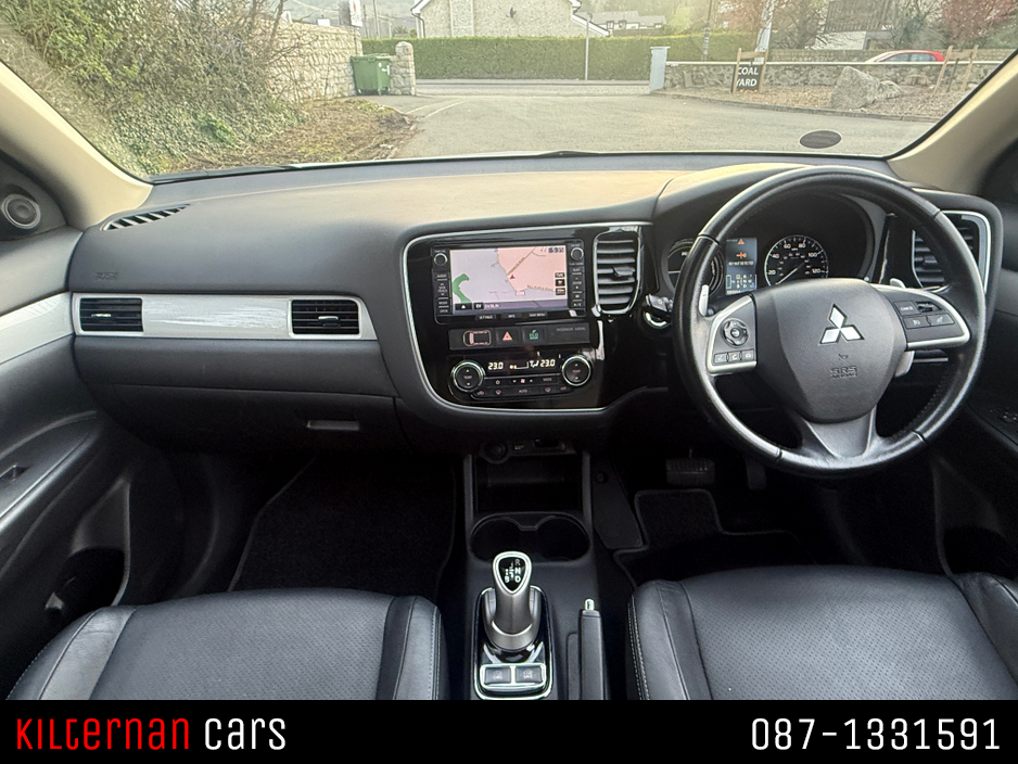 2015 Mitsubishi Outlander - image 9