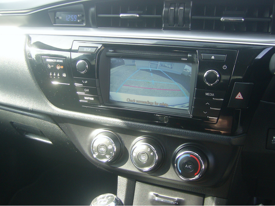 2015 Toyota Corolla - image 7