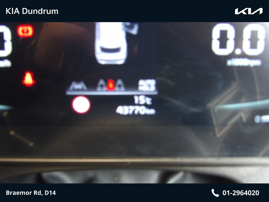 2022 Kia Sportage - image 8