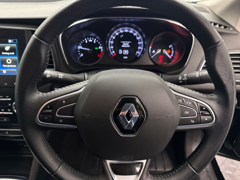 2021 Renault Megane - image 19