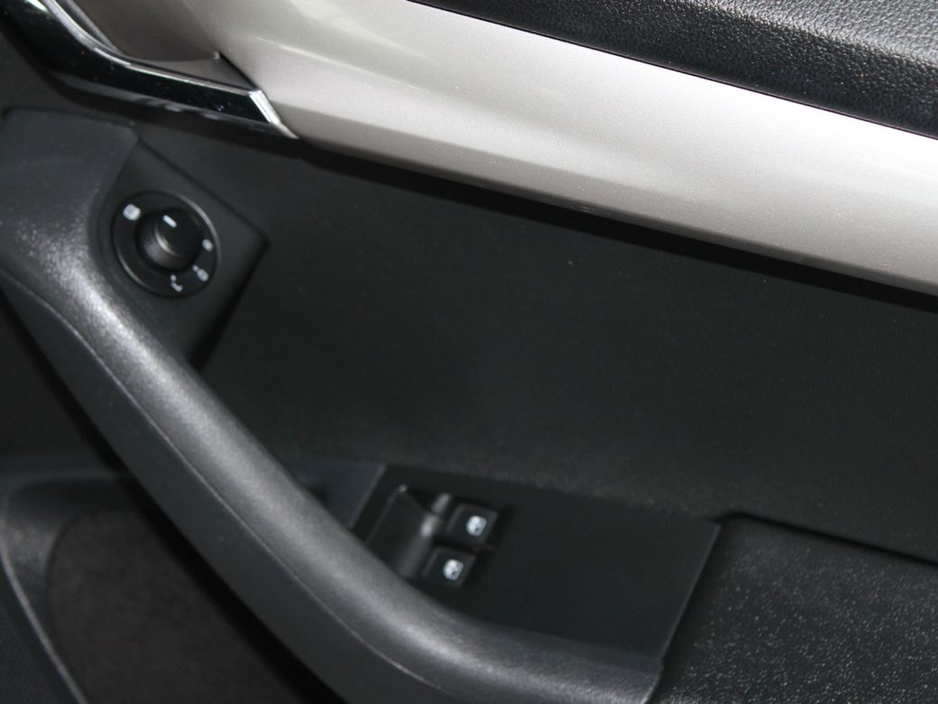 2019 Skoda Octavia - image 23