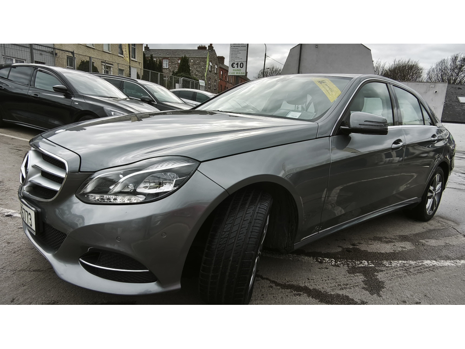 2016 Mercedes-Benz E Class - image 3