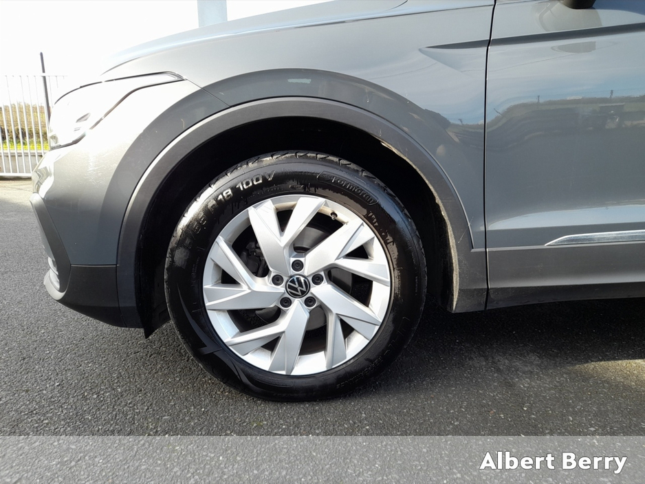 2024 Volkswagen Tiguan - image 6