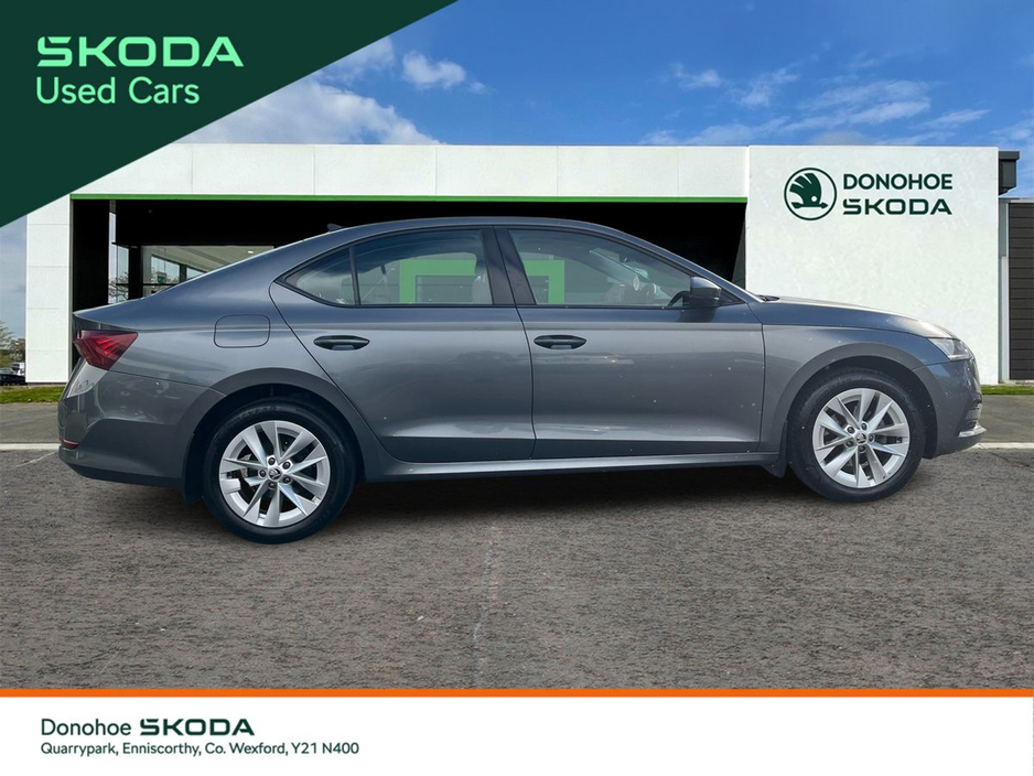 2022 Skoda Octavia - image 4