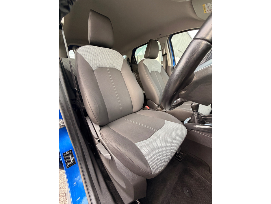 2016 Ford Ecosport - image 10