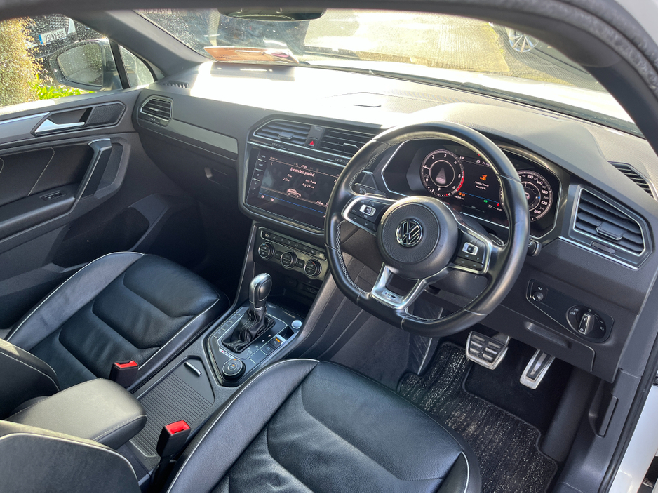 2018 Volkswagen Tiguan R-LINE 4 MOTION AUTOMATIC 2.0 DIESEL //HIGH SPEC//FULL LEATHER HEATED FRONT AND REAR SEATS//360 PARKING CAMERAS//ADAPTIVE CRUISE CONTROL// €27,950