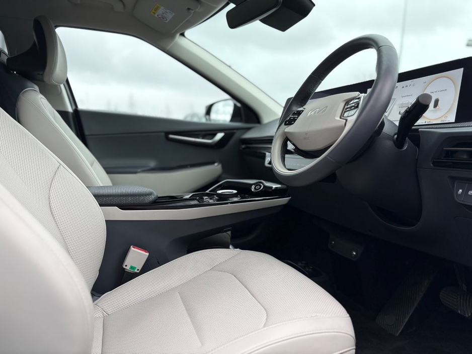 2023 Kia EV6 - image 12