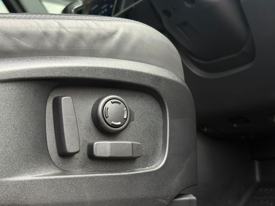 2025 Land Rover Defender - image 23