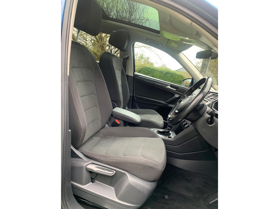 2018 Volkswagen Tiguan - image 11