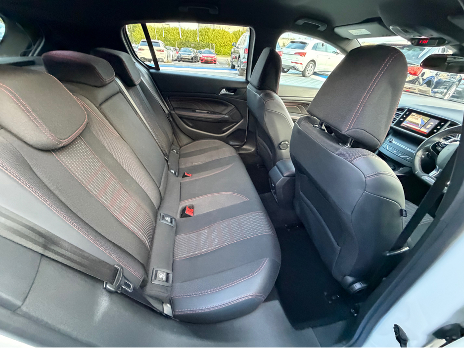 2019 Peugeot 308 - image 26