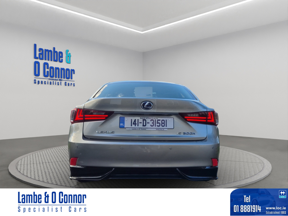 2014 Lexus IS 300 h - image 19