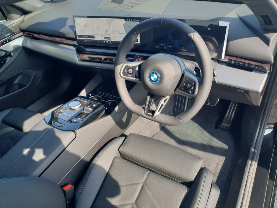 2026 BMW 5 Series - image 6