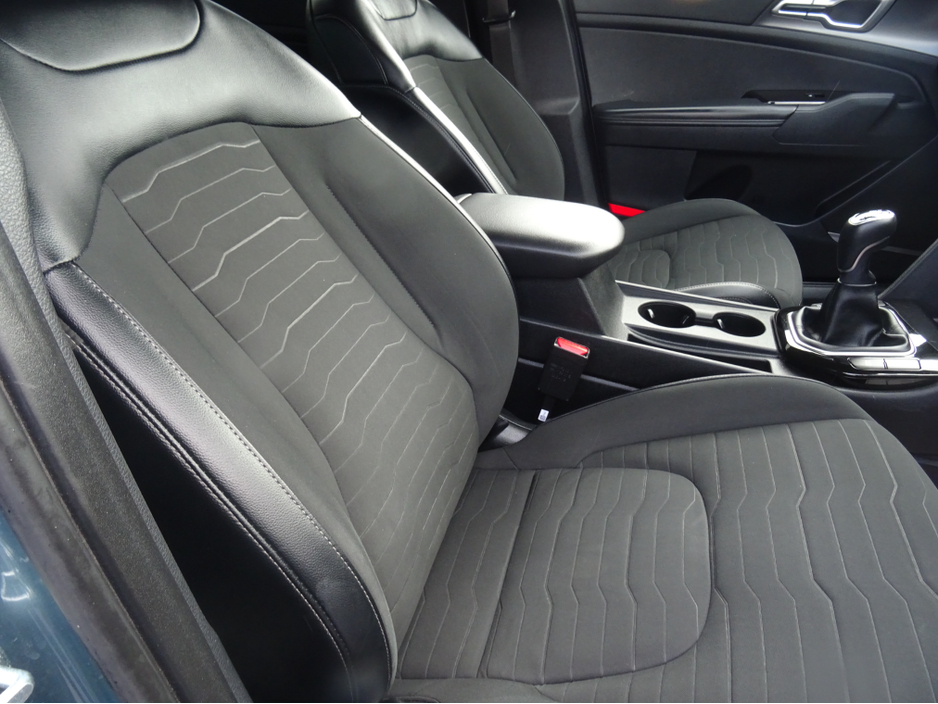 2023 Kia Sportage - image 13