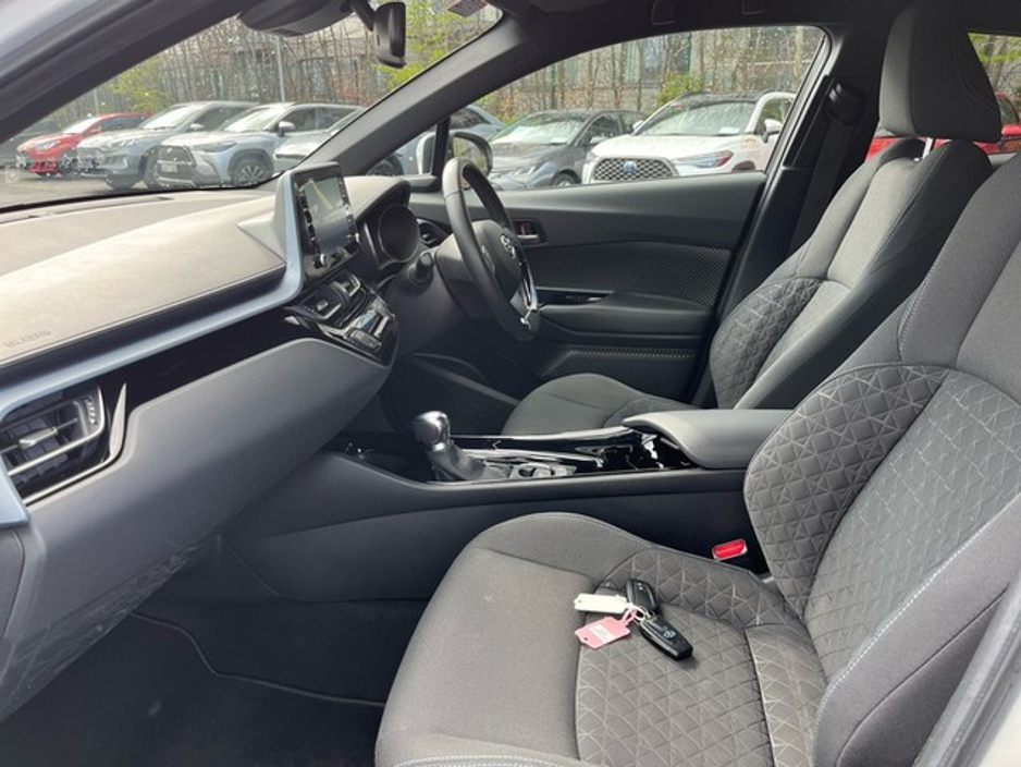 2020 Toyota C-HR - image 6