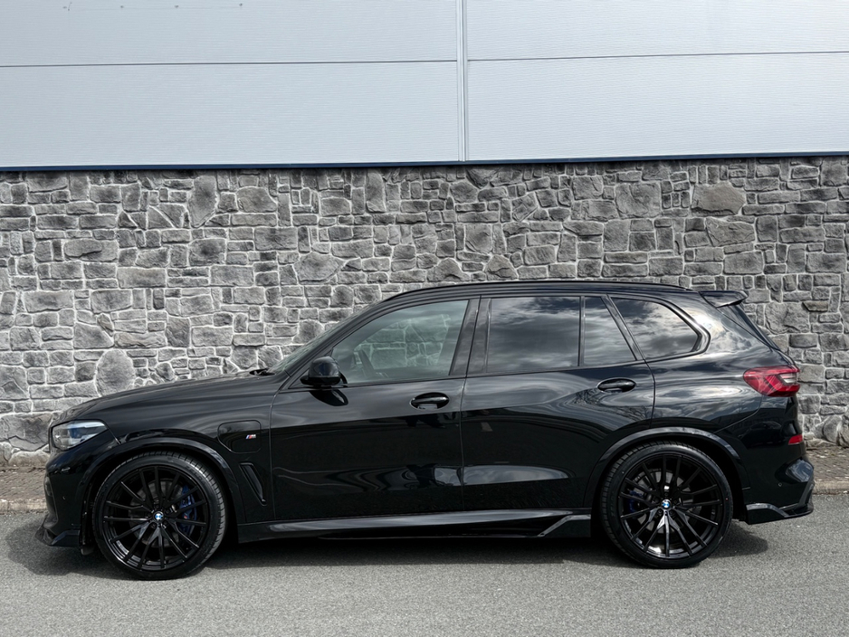 2021 BMW X5 - image 9