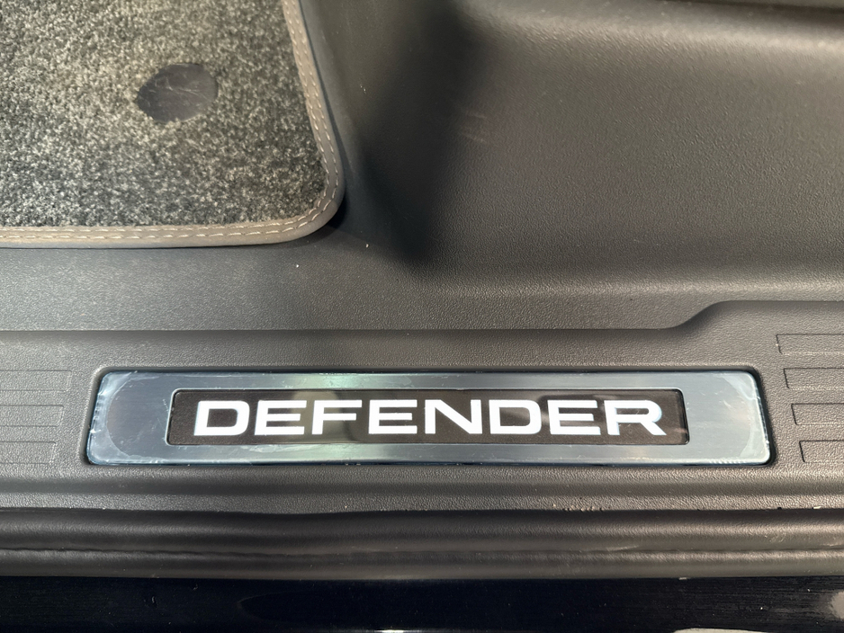2025 Land Rover Defender - image 20