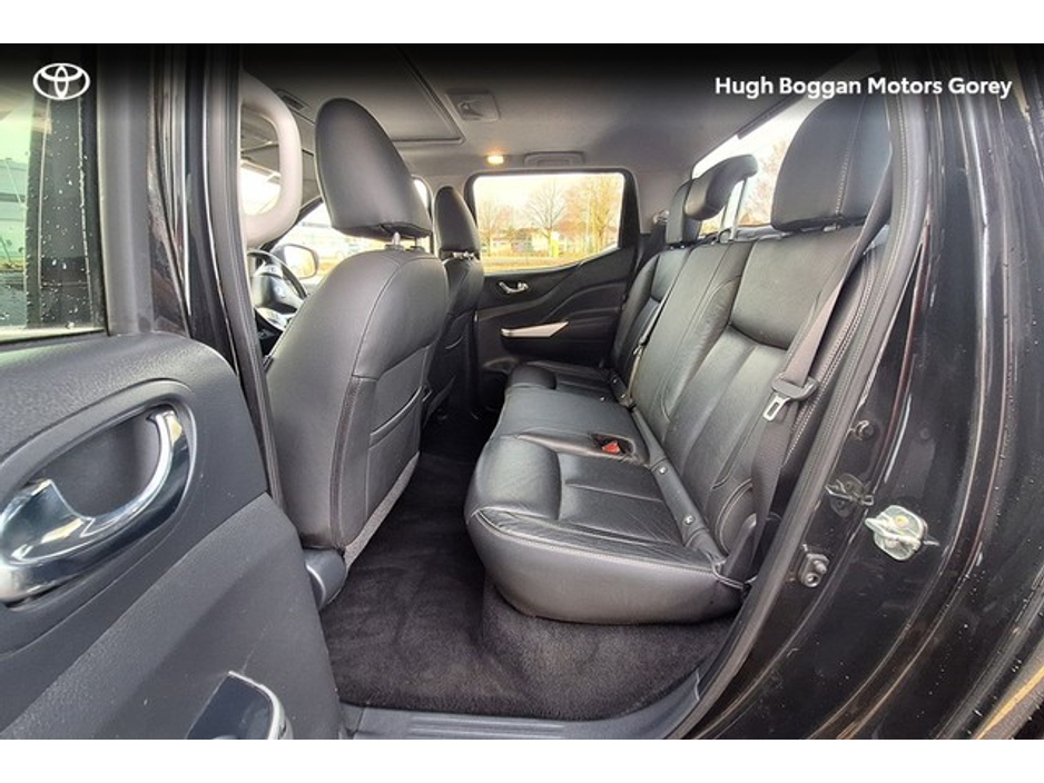 2019 Nissan Navara - image 8