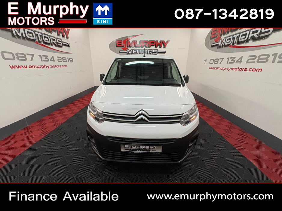 2023 Citroen Berlingo - image 2