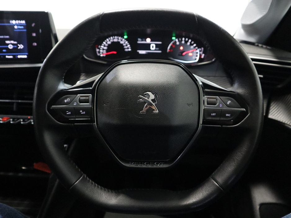 2023 Peugeot 208 - image 11