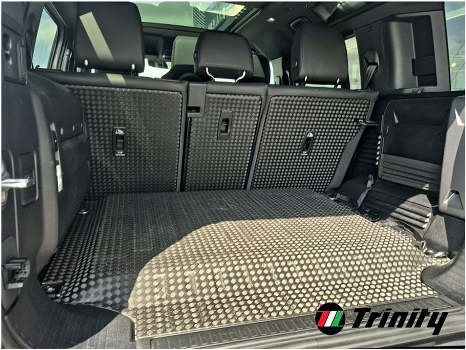 2024 Land Rover Defender * X-Dynamic SE * 6 SEAT * BLACK EDITION * TRINITY MOTORS WEXFORD * €89,950