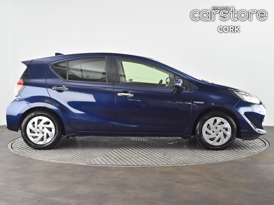 2019 Toyota Aqua - image 2