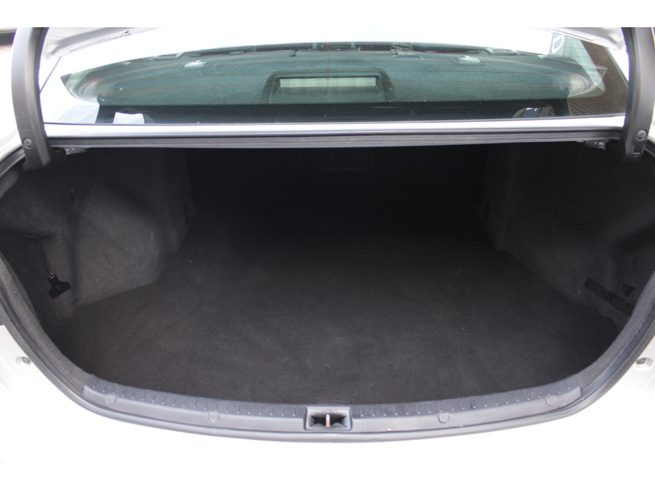 2015 Toyota Avensis - image 17