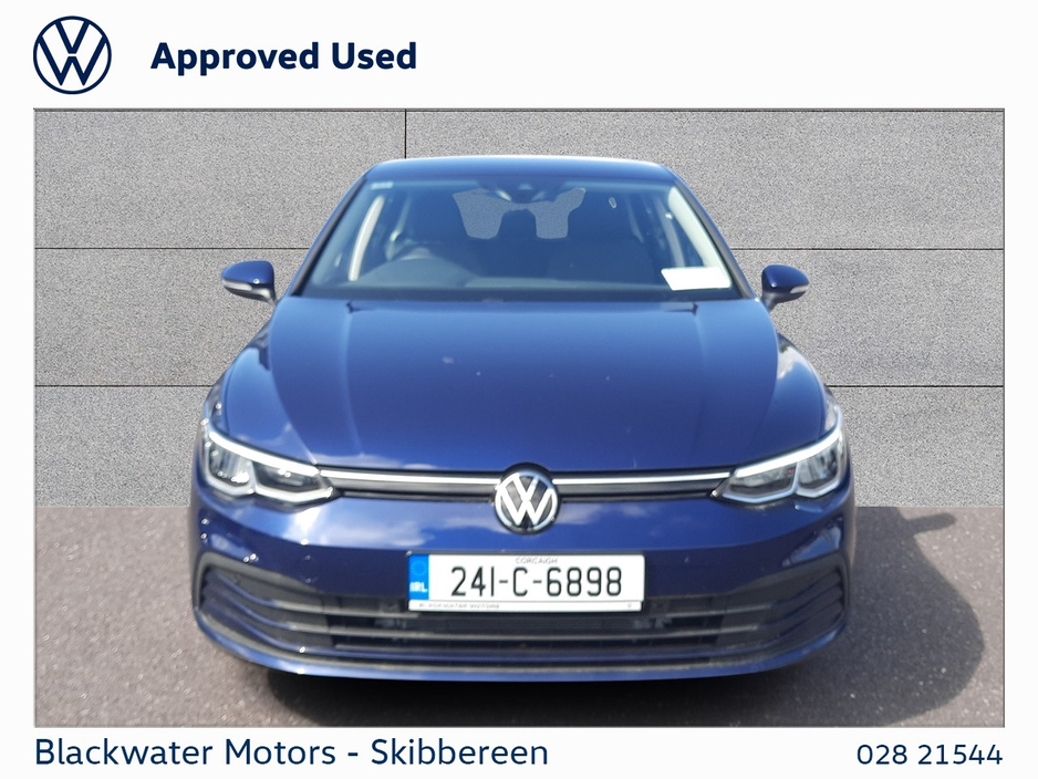 2023 Volkswagen Golf - image 12