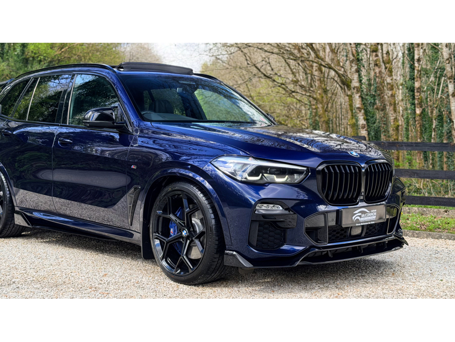 2020 BMW X5 - image 9