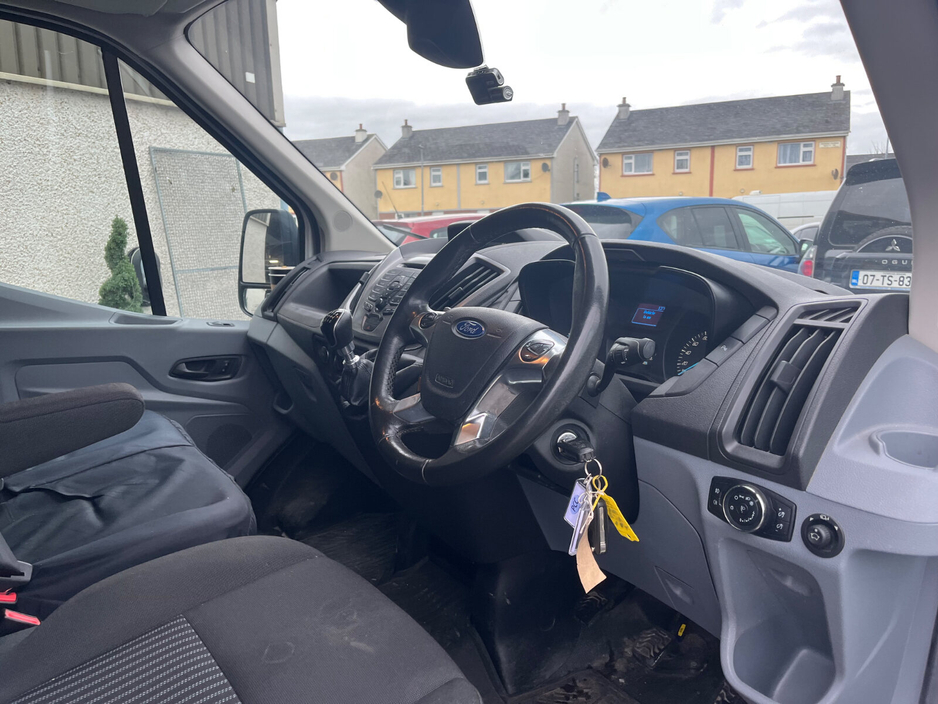2019 Ford Transit - image 8