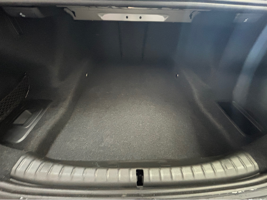 2020 BMW 5 Series - image 13