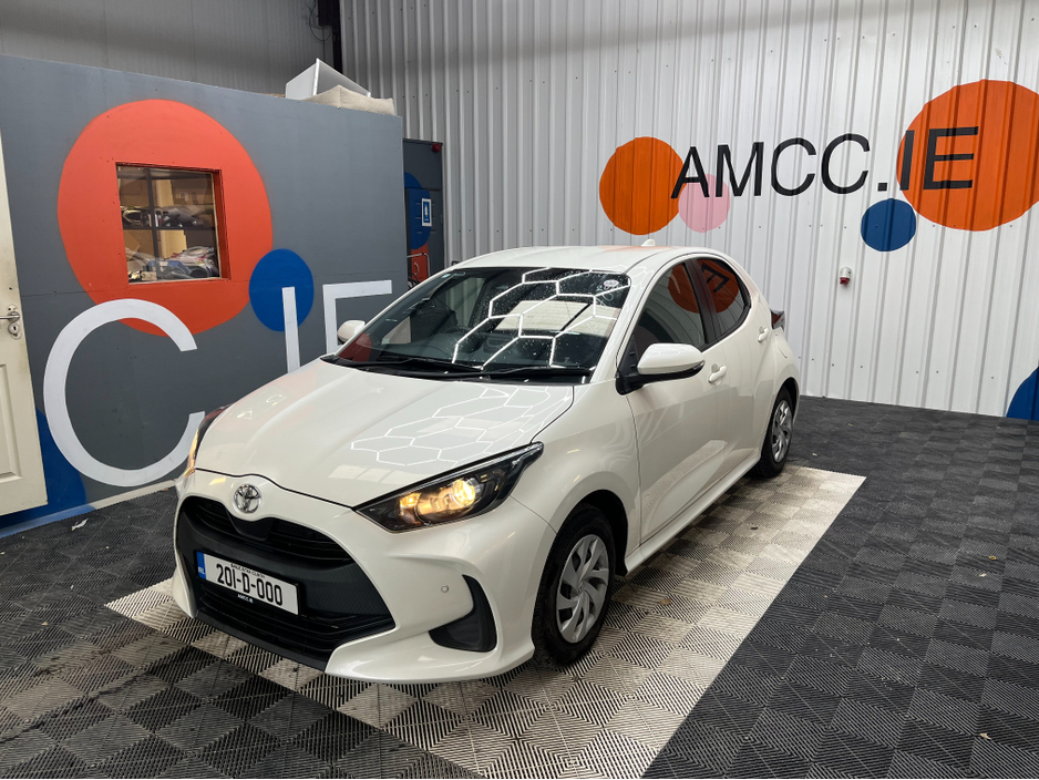 2020 Toyota Yaris - image 5