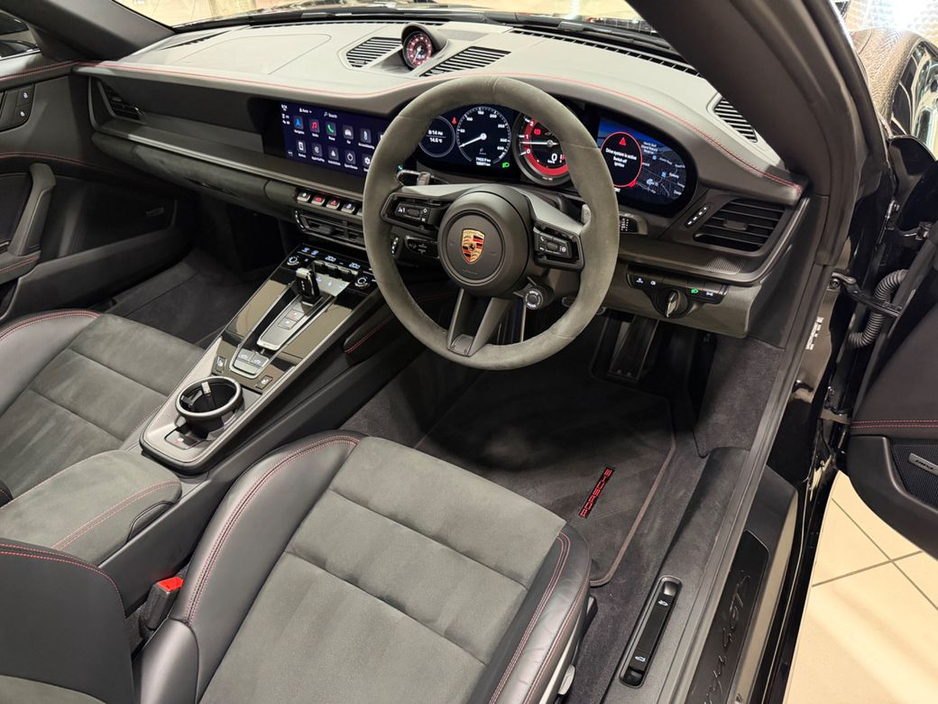 2024 Porsche 911 - image 27