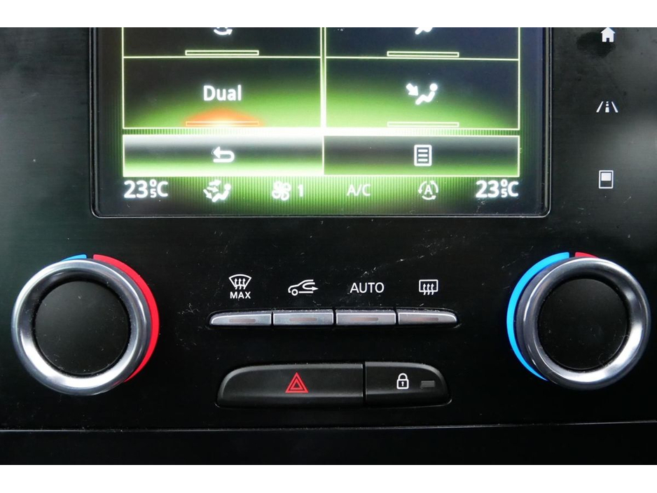 2018 Renault Megane - image 20