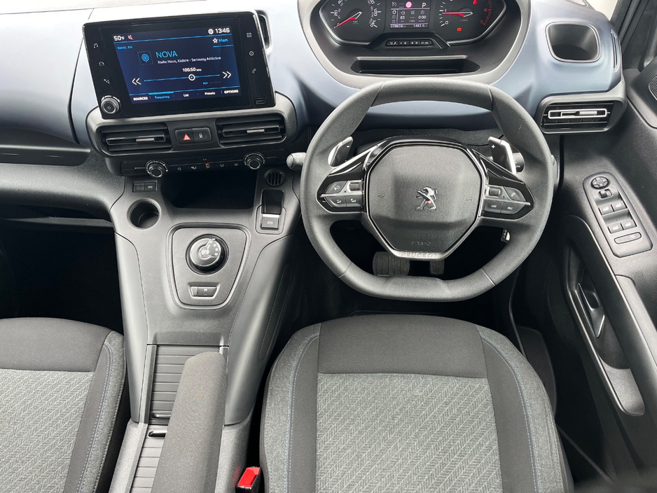 2023 Peugeot Rifter - image 17