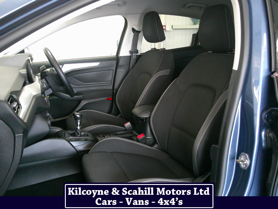 2019 Ford Focus - image 13