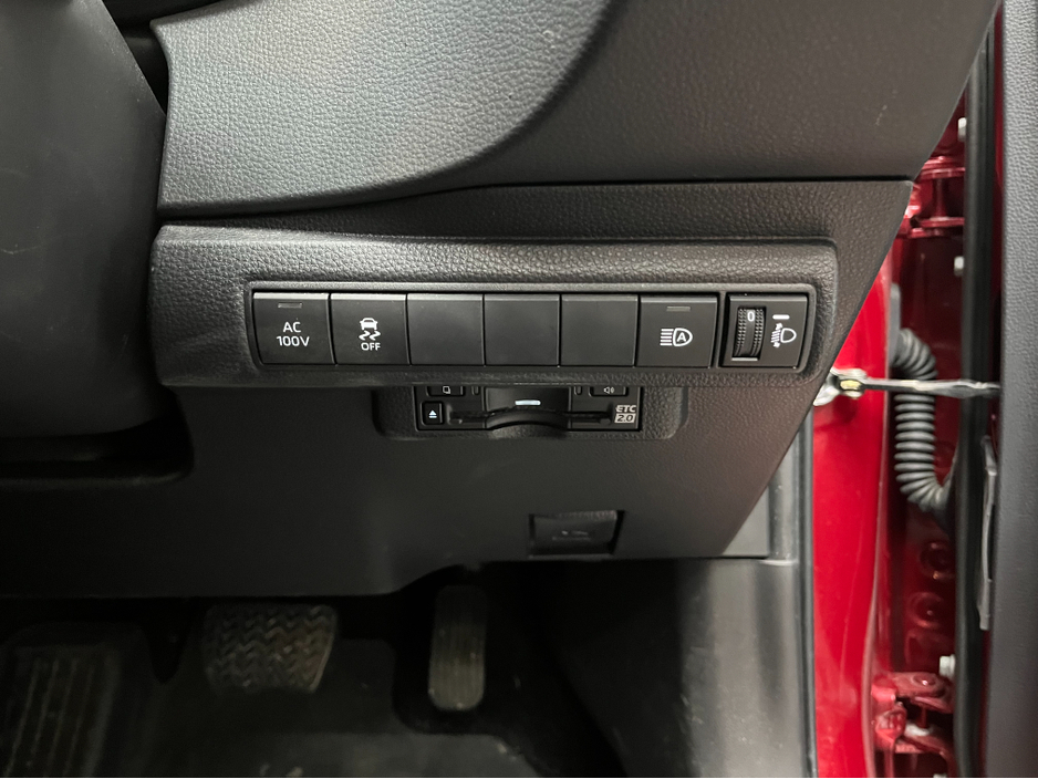 2023 Toyota Corolla - image 10