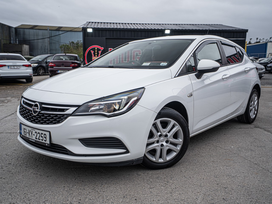 2016 Opel Astra - image 4