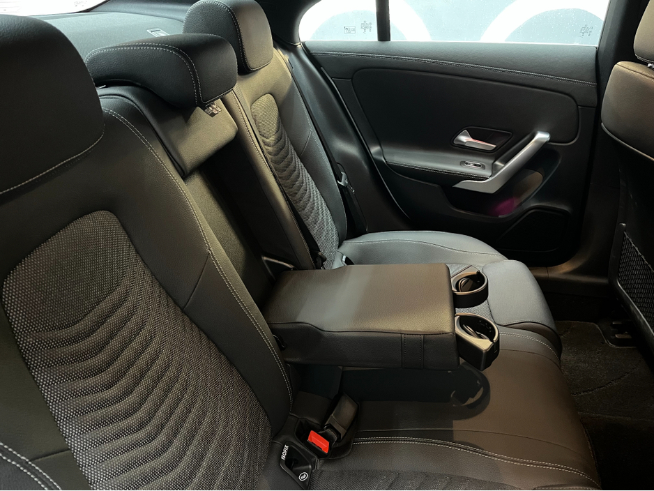 2024 Mercedes-Benz CLA Class 2024 MERCEDES-BENZ CLA200D 2.0 AUTOMATIC / CRUISE CONTROL / 360° PARKING CAMERA / ELECTRIC MEMORY & HEATED SEATS / PADDLE SHIFTERS / AMBIENT LIGHTS