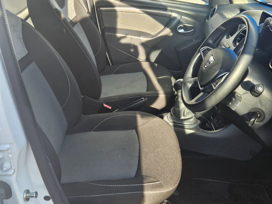 2018 Dacia Duster  €9,950