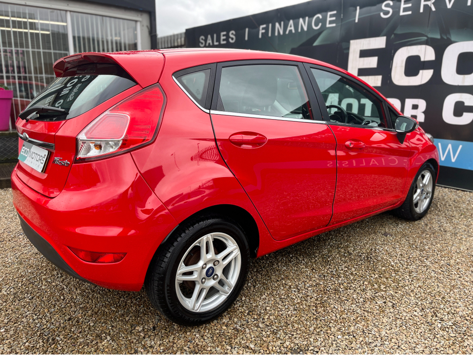 2014 Ford Fiesta - image 6