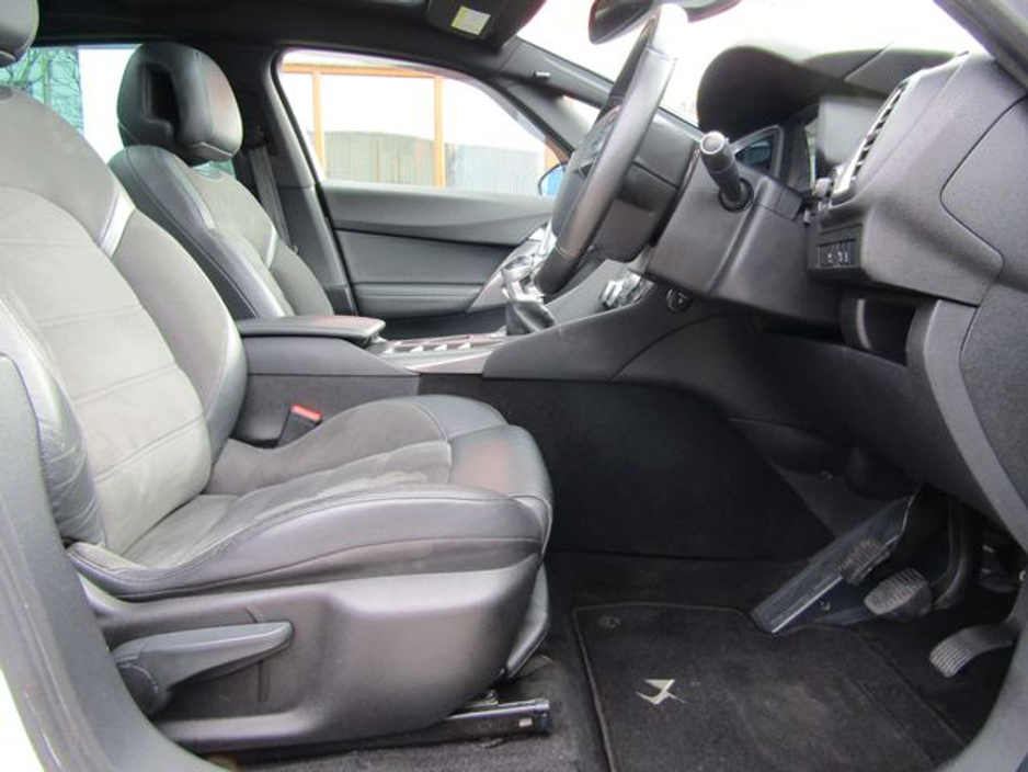 2015 DS Automobiles DS 5 - image 14