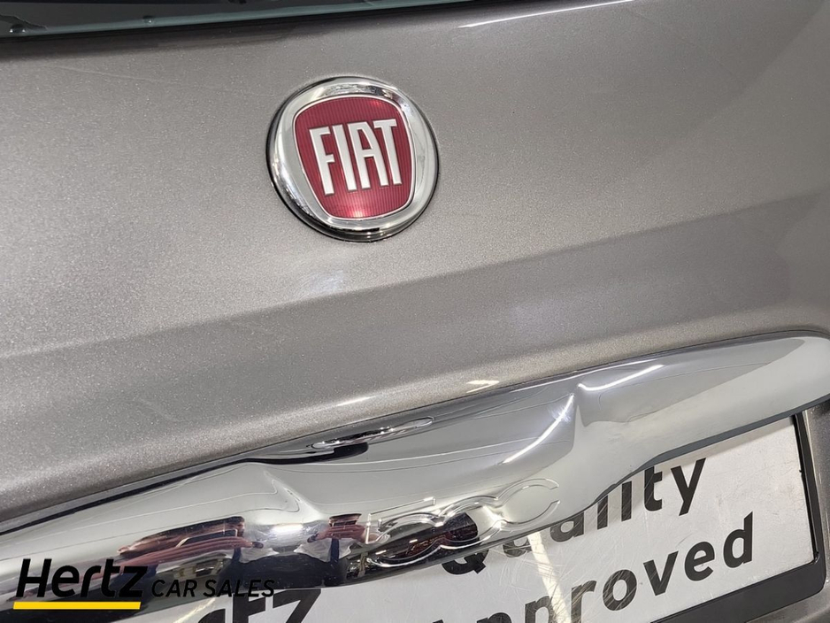 2023 Fiat 500 - image 10