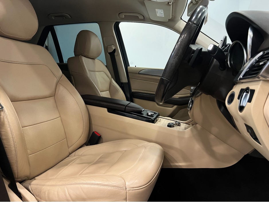 2017 Mercedes-Benz GL Class - image 19