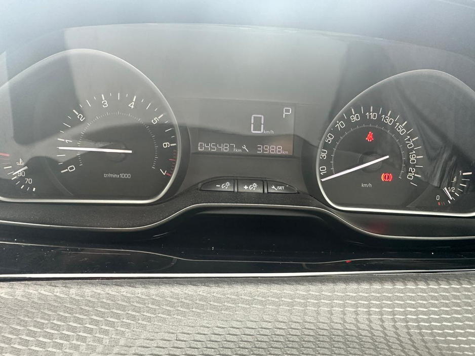 2017 Peugeot 208 - image 19