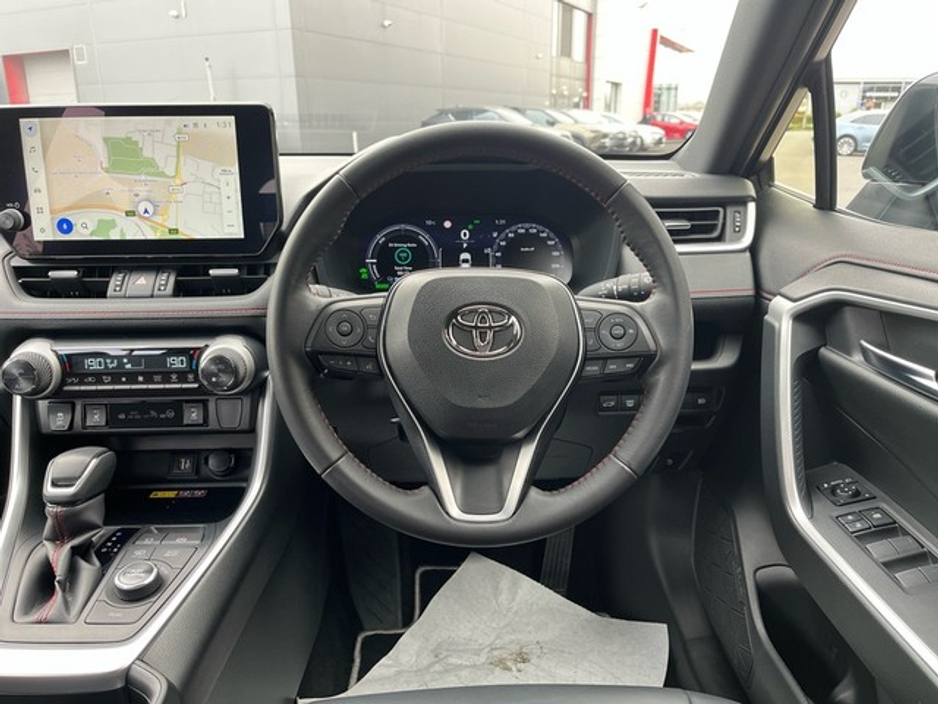 2024 Toyota Rav4 - image 9