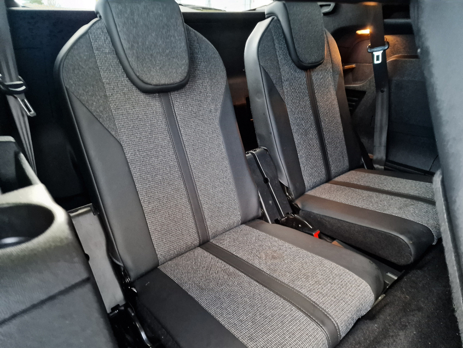 2019 Peugeot 5008 Allure 7SEATS 1.5 Blue HDI 130 4D €20,950