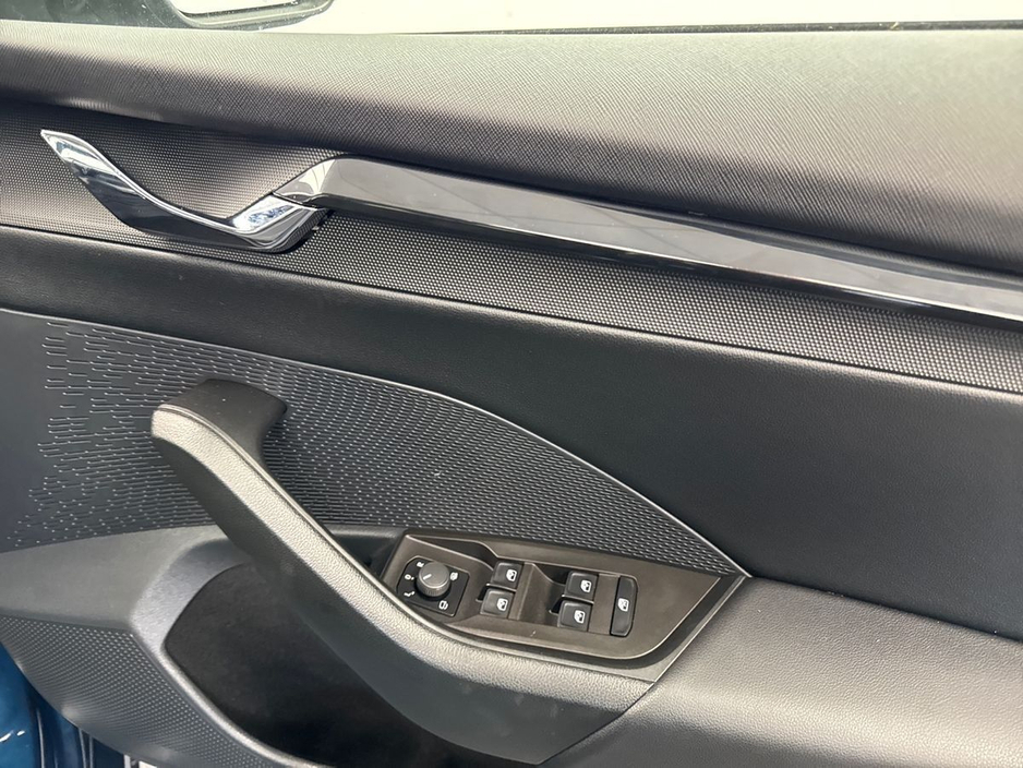 2024 Skoda Octavia - image 11