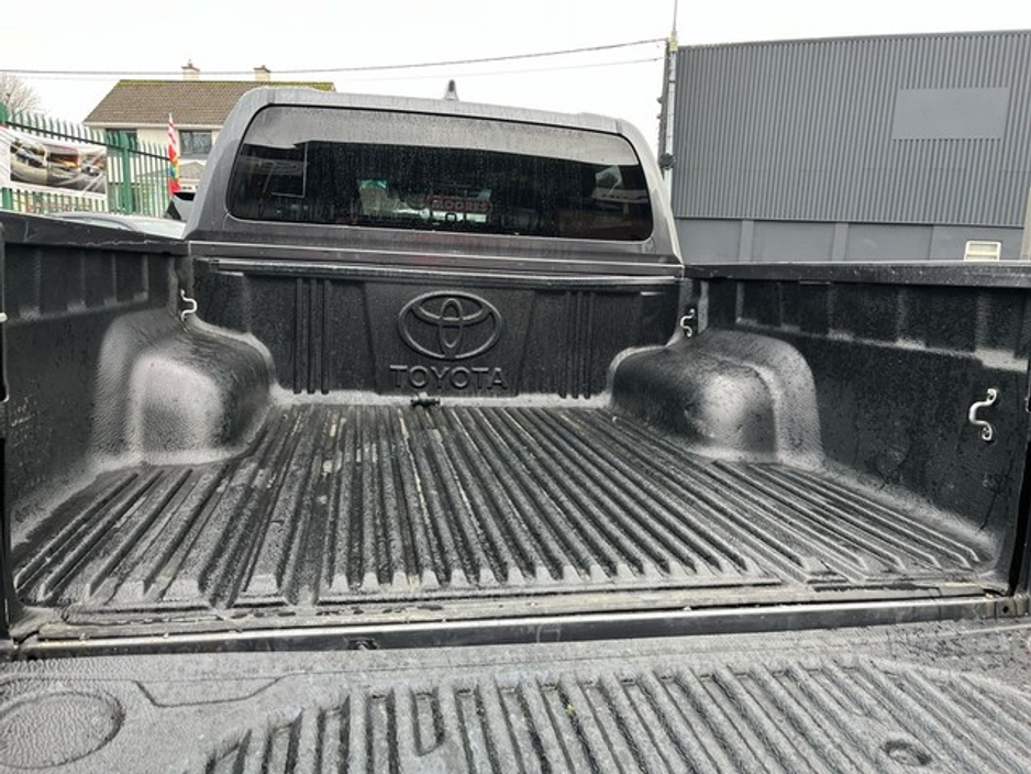 2025 Toyota Hilux FRESH SELECTION OF TRADE-INS HILUX 2.8 SR5 DOUBLE CAB €48,000