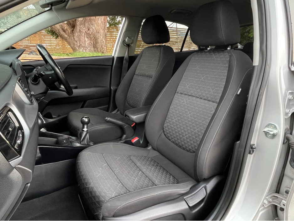 2022 Kia Rio - image 28