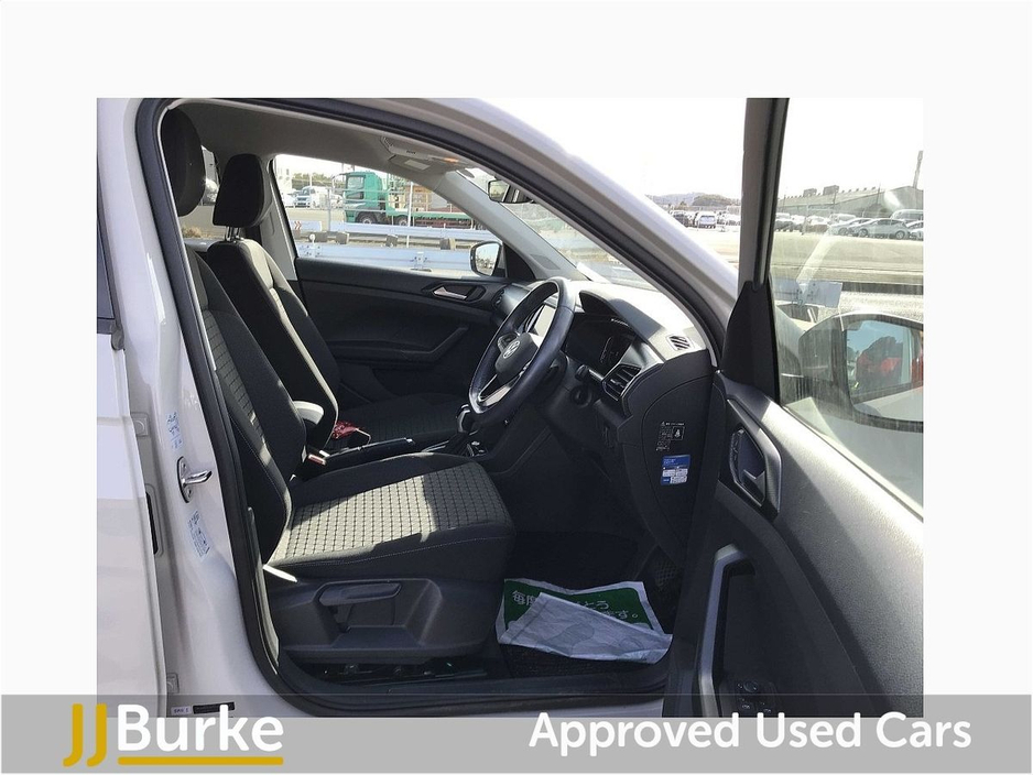 2023 Volkswagen T-Cross - image 8